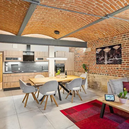 Haus Alte Schmiede Apt1 * Наумбург